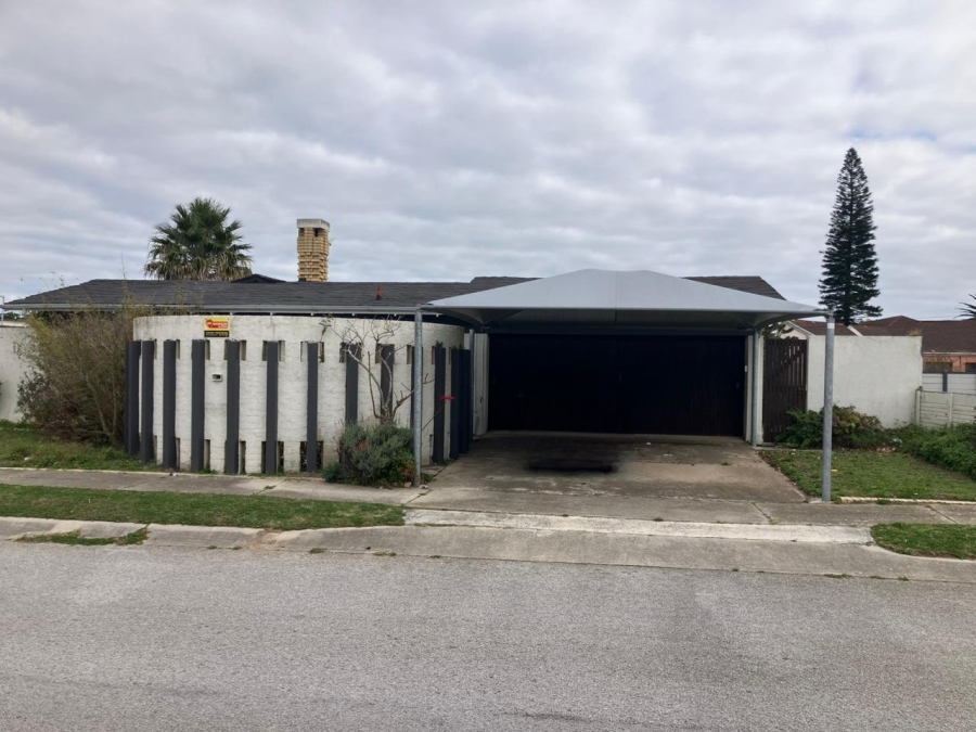 4 Bedroom Property for Sale in Kabega Park Eastern Cape